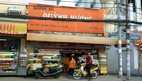 Bánh Mì Quỳnh Hương - Nơ Trang Long