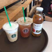 Starbucks Coffe Phạm Ngọc Thạch . Capuchino , Nước bưởi mật ong