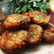 Delicious crabcakes with dill mayonnaise