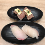 Sushi cá cam và sushi bò tái phô mai