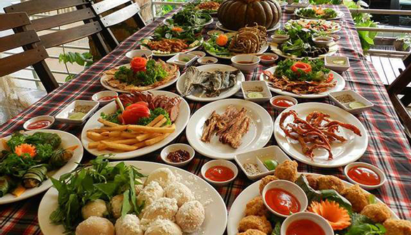 Holiday Quán - Hải Sản Tươi Sống