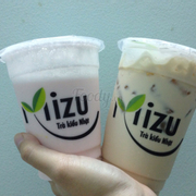 Trà sữa hoa hồng (size S) và trà sữa Mizu cool (size M)