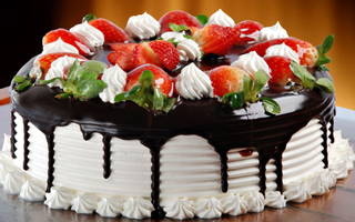 Half kg chocolate cake 200 rs... - Pruthvi's Magic Cake Maker | Facebook