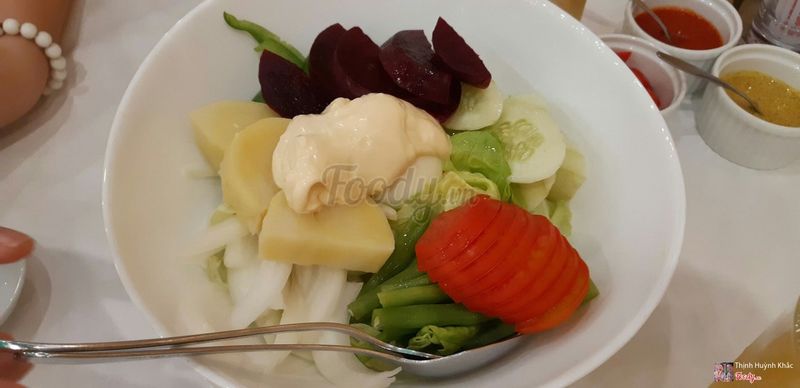 Salad trộn thập cẩm