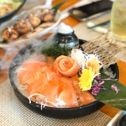 Sashimi cá hồi đặc biệt
