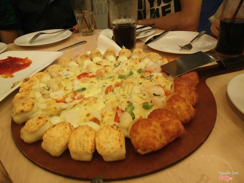 pizza viền phomai