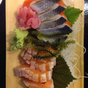 sashimi bụng cá hồi - cá trích ép trứng