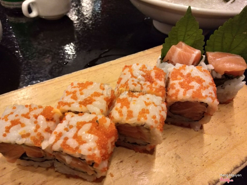 sushi cá hồi