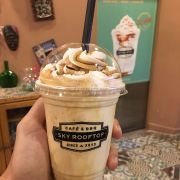Món đá xay mới Coconut Mocha Frappuccino kết hợp từ nước cốt dừa + espresso kèm thạch dừa dai dai siêu ngon 👍👍