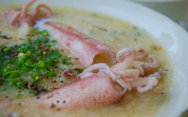Loại cháo hải sản nào được ưa chuộng nhất tại Nha Trang?
