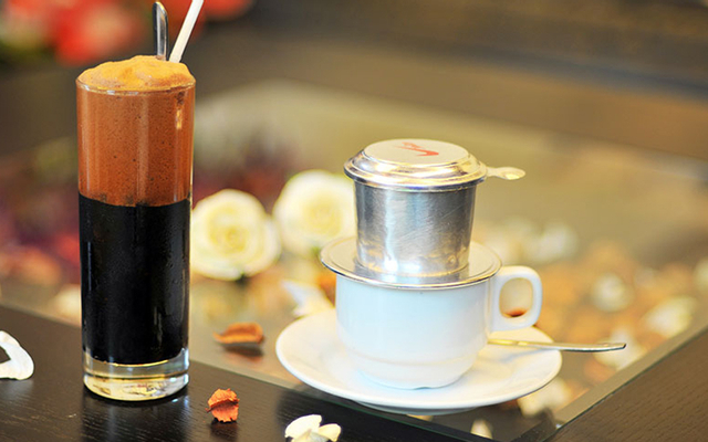 Cafe Trịnh đã trở thành thương hiệu cà phê nổi tiếng, nó được biết đến với hương vị thơm ngon và độc đáo. Hãy xem hình ảnh để cảm nhận sự độc đáo của Cafe Trịnh.
