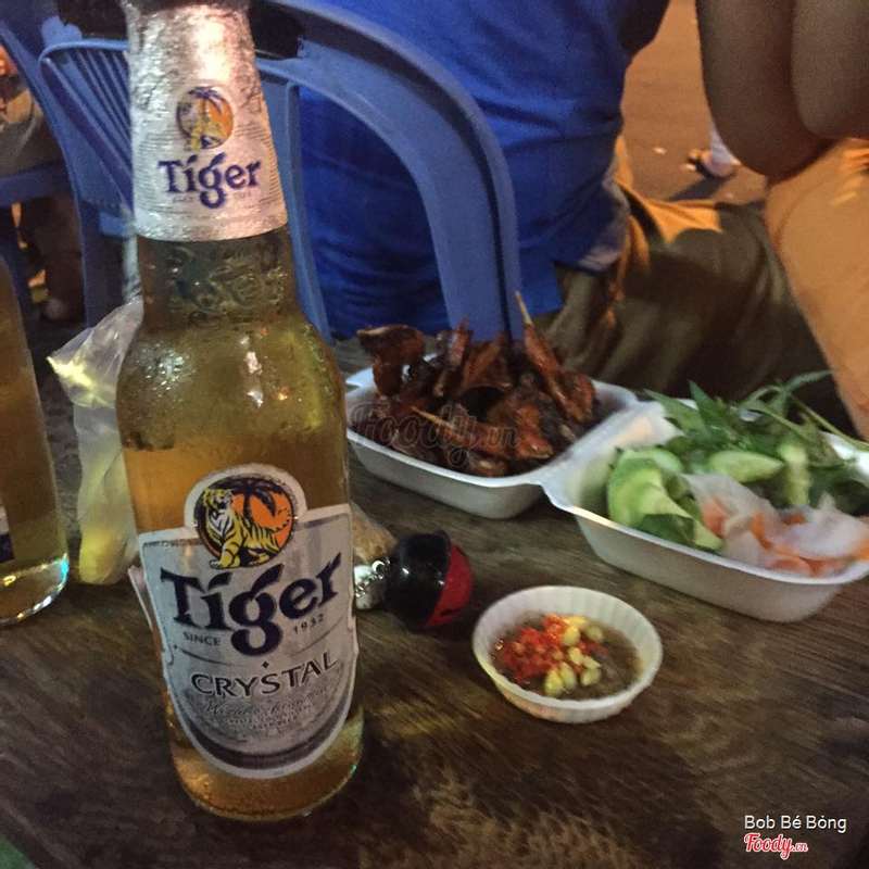 Beer Bùi Viện - nơi được biết đến là trung tâm của cuộc sống đêm Sài Gòn với không gian sôi động, âm nhạc và rượu bia ngon.