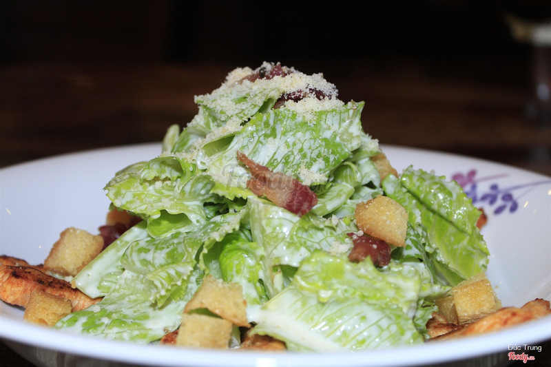1.	Caesar Salad 
with chicken, crispy bacon, crouton and caesar dressing
