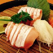 sashimi bụng cá hồi