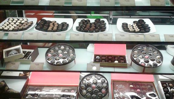 Chocolate Graphics - AEON Mall Tân Phú