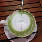 Green tea latte nóng