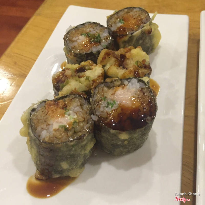 Roll cá hồi tempura