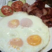 4 trứng + bacon 65k