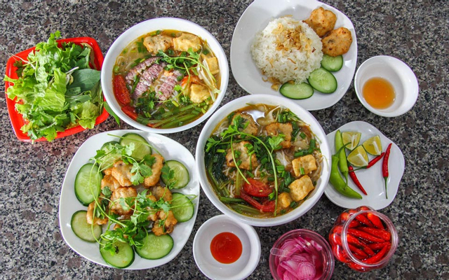Quán nào là quán bún hải sản đáng để thử ở Đà Nẵng?
