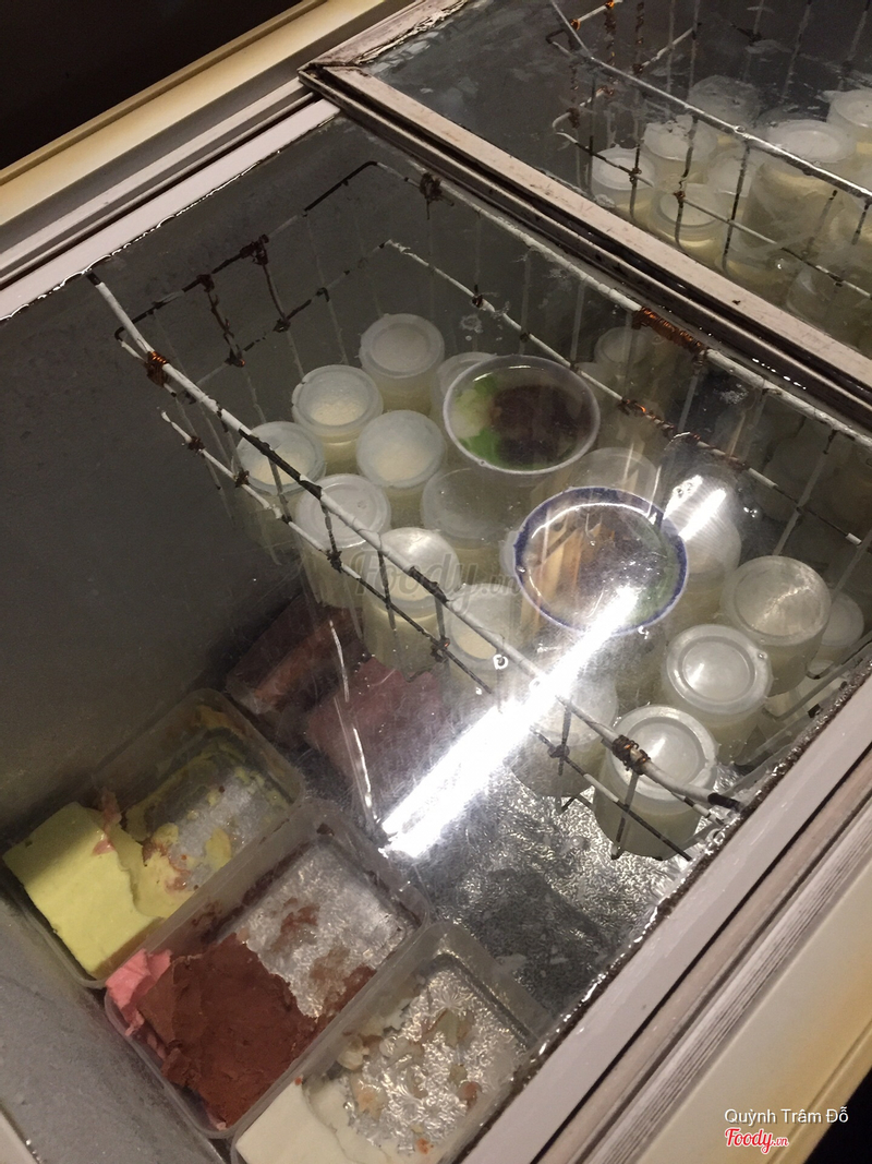 Tủ lạnh chứa kem rồi yaourt kiểu classis