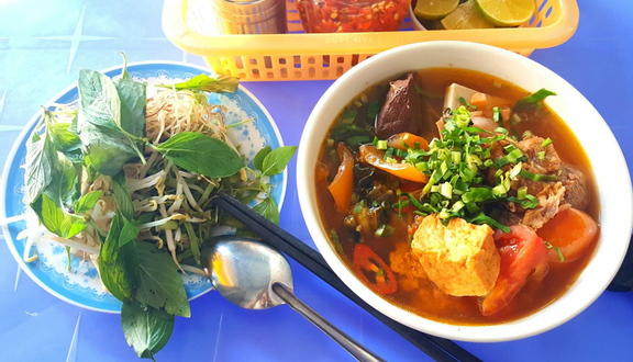 Bún Riêu Cua Giò Heo & Gỏi Cuốn