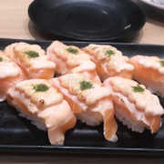 Sushi cá hồi