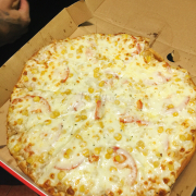 Pizza Cá ngừ size L thêm 50k phomai ngon ngon thêm phomai thoả thích ăn lại chả tanh nữa chứ 😍😍 ăn là nghiền lun nạ 😍😍