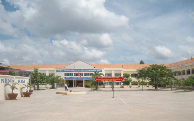Trường THPT Võ Văn Kiệt