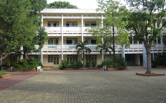 Trường THPT Tạ Quang Bửu
