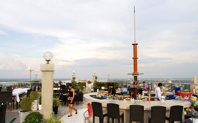 Eclipse Sky Bar & Restaurant - Phnom Penh Tower