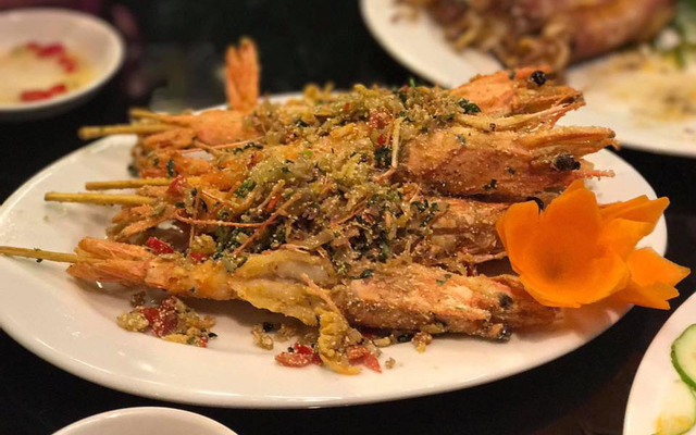 Nhà hàng nào tại Linh Đàm cung cấp dịch vụ buffet hải sản?
