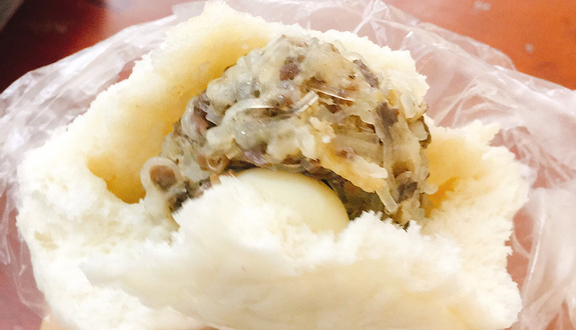 Bánh Bao Lá Dứa, Kim Sa & Cháo Quẩy