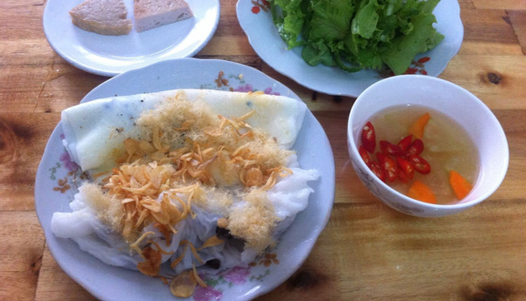 Bánh Cuốn Trứng Chả