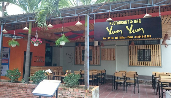 Yum Yum - Restaurant & Bar