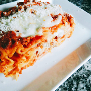 Lasagne( traditional Lasgana with Bolognese, parmesan adn white sauce) - 120000