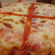 Pizza double cheese size nhỏ 89k- size M 149k. Vào thứ 4 hàng tuần gọi 1 pizza size M dc tặng thêm 1 pizza 
