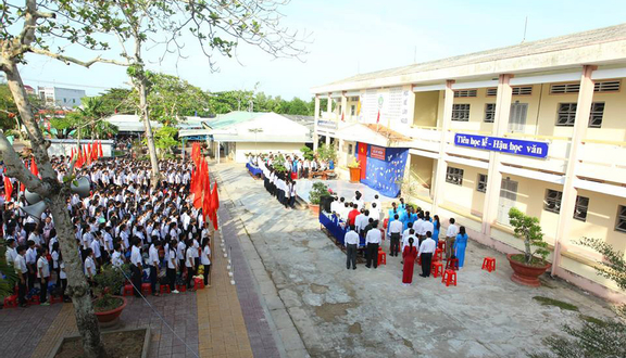 Trường THPT Trần Văn Thời