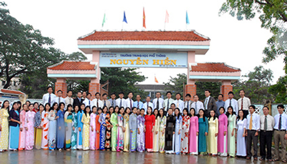 Trường THPT Nguyễn Hiền