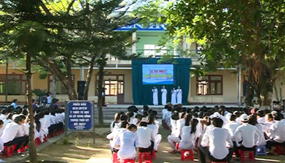 Trường THPT Trà Bồng