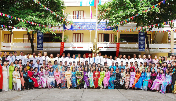 Trường THCS Võ Việt Tân