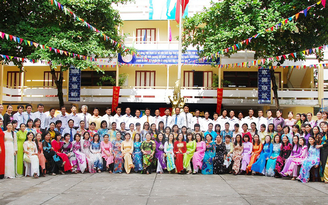 Trường THCS Võ Việt Tân