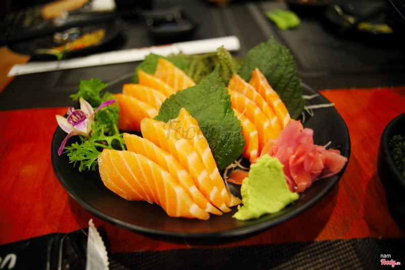 sashimi cá hồi,thịt tươi và béo