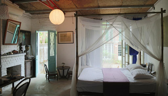 Thai Artist Stilt House