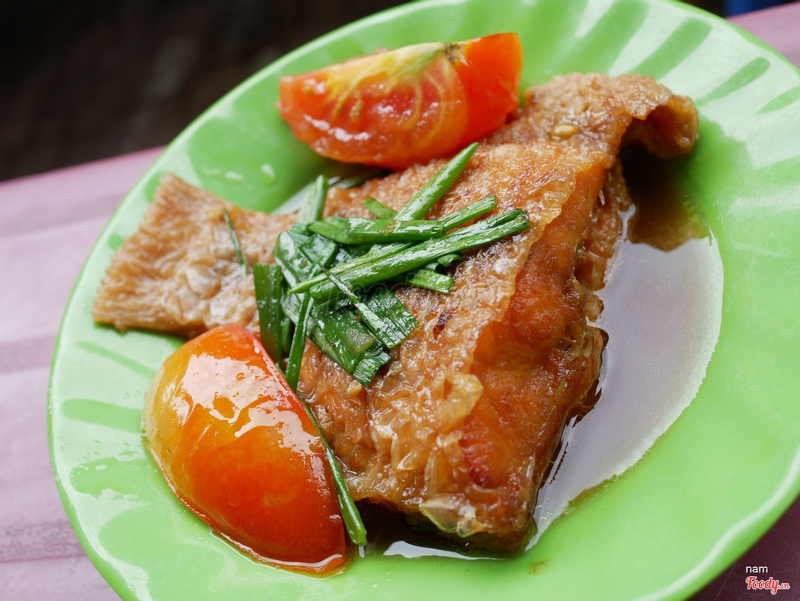Cá riêu hồng chiên sốt cà (cơm trưa)