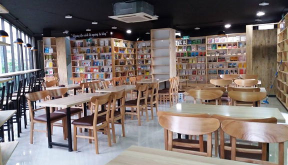 Không Gian Văn Hóa Đông Tây - Biblio Coffee & Books - Chùa Bộc