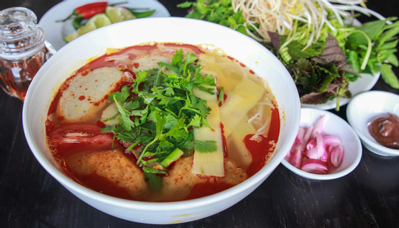 Bún Riêu Cua Ốc & Giò Heo