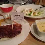 Lần đầu tiên đến El Sol, món Steak với đa dạng xốt tự chon cùng thịt bò mềm ngon. Quả thật sự lựa chọ n đúng đắn cho ngày thứ 2 thiếu năng lượng. 