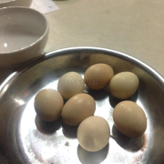 Trứng gà rừng luộc