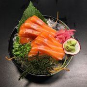 Sake Sashimi (Cá hồi sống)