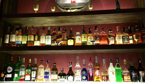 Nê - Cocktail & Wine Bar